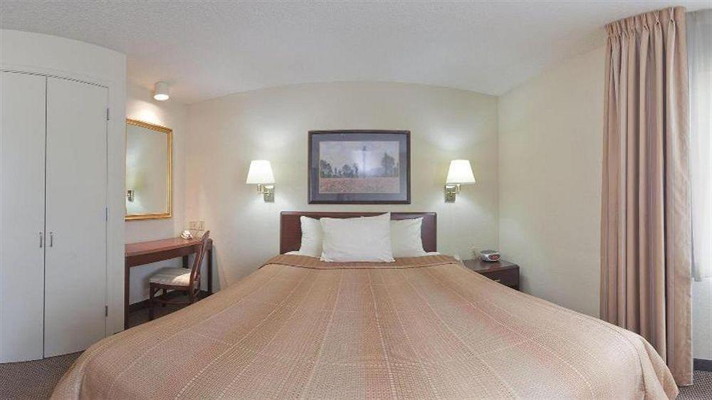 Sonesta Simply Suites Chicago Naperville Warrenville Exterior foto