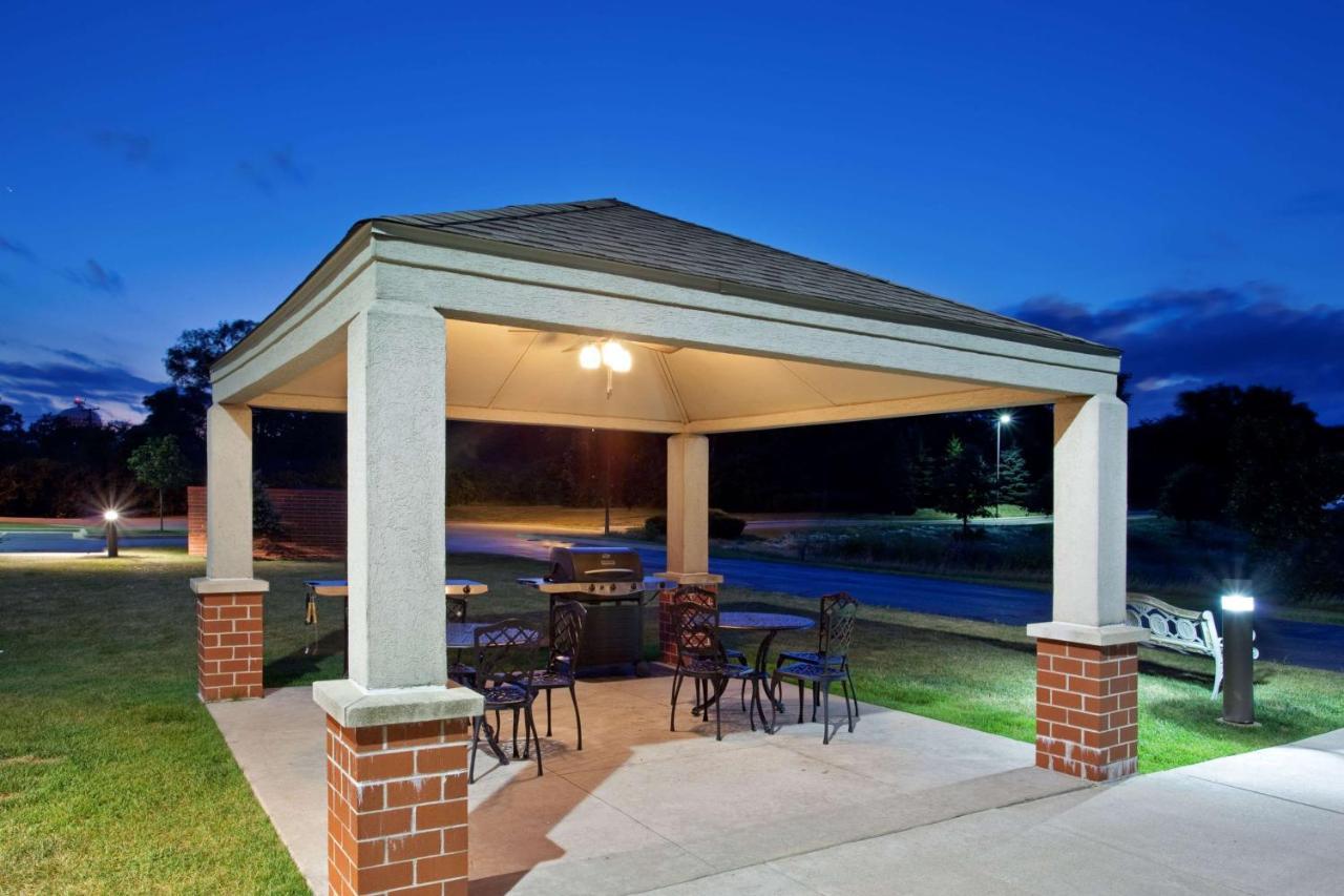 Sonesta Simply Suites Chicago Naperville Warrenville Exterior foto